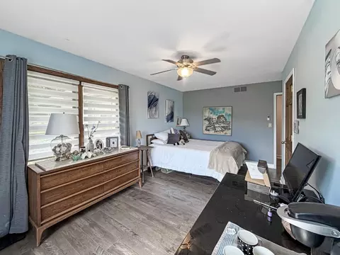 Bedroom - 2579 W Fairgrounds Rd, Freeport, IL 61032 photo 6 of 8