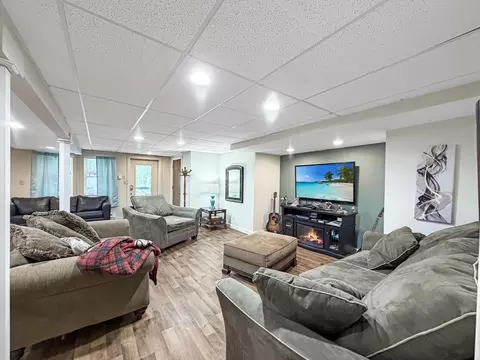 Living - 2579 W Fairgrounds Rd, Freeport, IL 61032 photo 7 of 11