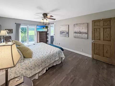 Bedroom - 2579 W Fairgrounds Rd, Freeport, IL 61032 photo 3 of 8