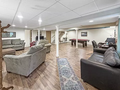 Living - 2579 W Fairgrounds Rd, Freeport, IL 61032 photo 10 of 11