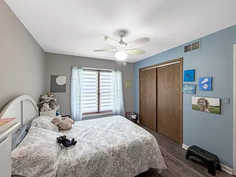 Bedroom - 2579 W Fairgrounds Rd, Freeport, IL 61032 photo 7 of 8