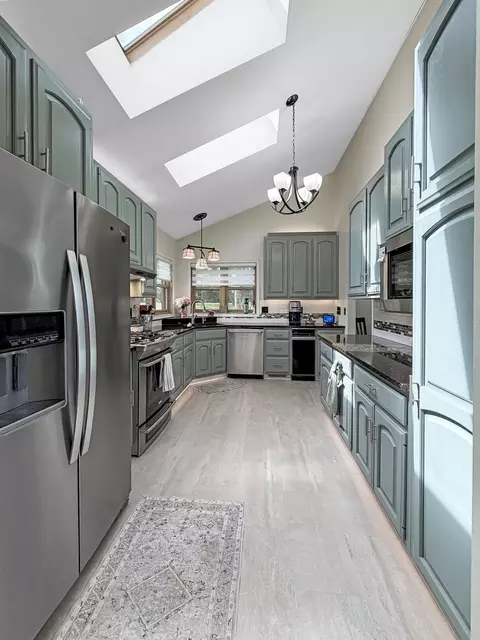 Kitchen - 2579 W Fairgrounds Rd, Freeport, IL 61032 photo 3 of 5
