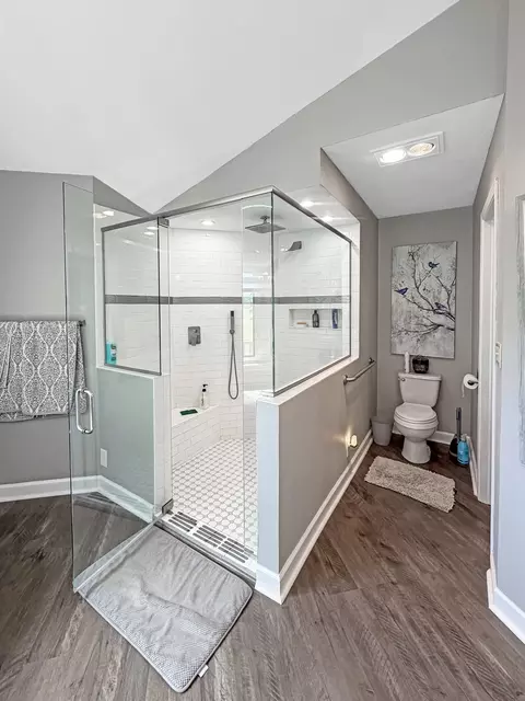 Bath - 2579 W Fairgrounds Rd, Freeport, IL 61032 photo 4 of 8