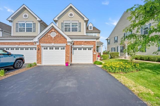 1155 Falcon Ridge Dr, Elgin, IL 60124