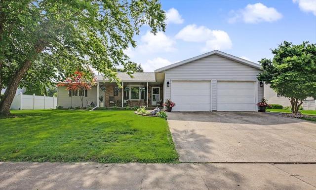 809 Cherokee Ln, Pontiac, IL 61764