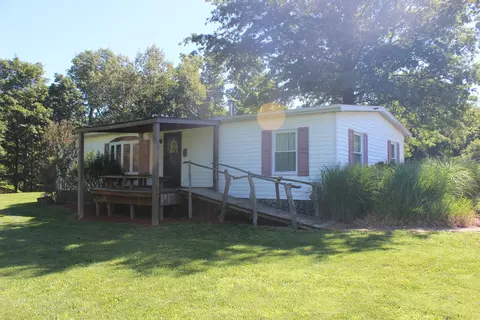 3042 Five Mile Creek Rd, Salem, IL 62881