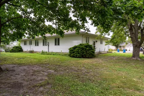 Exterior - 201 E Ririe Pl, Flanagan, IL 61740 photo 4 of 10