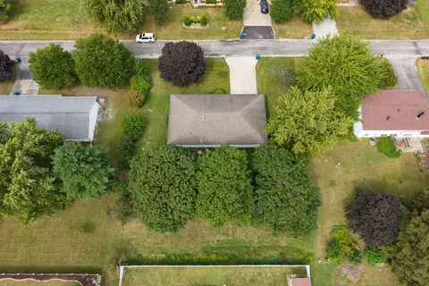 View/Area - 201 E Ririe Pl, Flanagan, IL 61740 photo 7 of 10