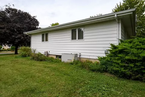 Exterior - 201 E Ririe Pl, Flanagan, IL 61740 photo 9 of 10