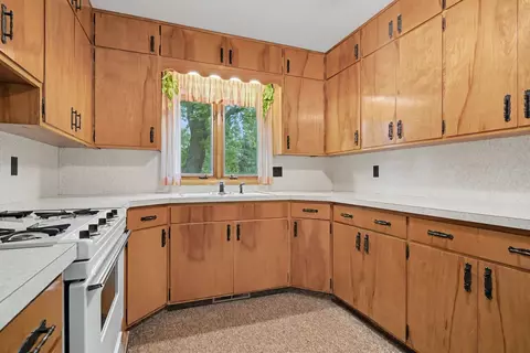 Kitchen - 201 E Ririe Pl, Flanagan, IL 61740 photo 2 of 4