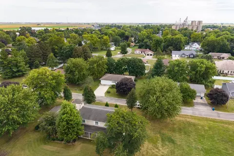 View/Area - 201 E Ririe Pl, Flanagan, IL 61740 photo 1 of 10