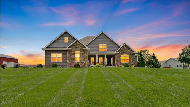 801 Trailblazer Ln, Monticello, IL 61856