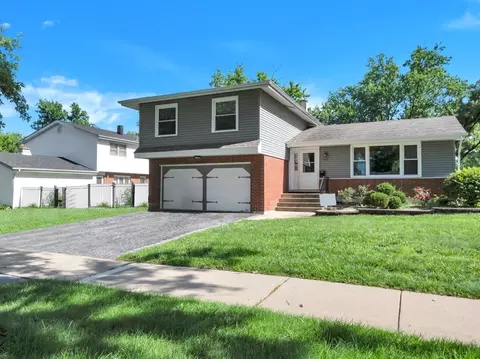 1215 187th St, Homewood, IL 60430