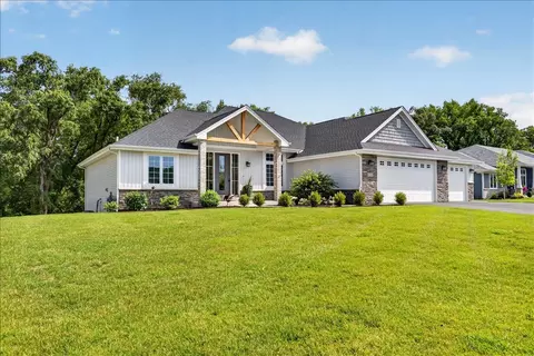 6226 Hathaway Trl, Roscoe, IL 61073