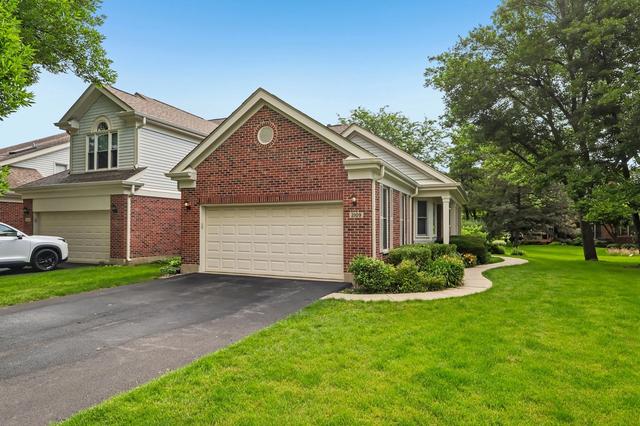 2109 N Charter Point Dr, Arlington Heights, IL 60004
