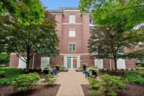 2536 Mcdaniel Ave #402, Evanston, IL 60201