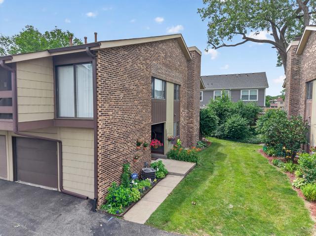 1 W Boulder Ct #1B, Palos Hills, IL 60465