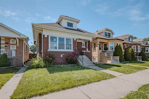 2716 East Ave, Berwyn, IL 60402