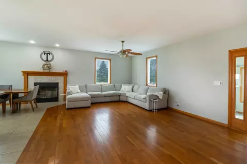 16649 Beaverton Rd, Capron, IL 61012 photo 8