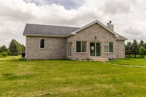 16649 Beaverton Rd, Capron, IL 61012 photo 1