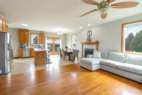 16649 Beaverton Rd, Capron, IL 61012 photo 9