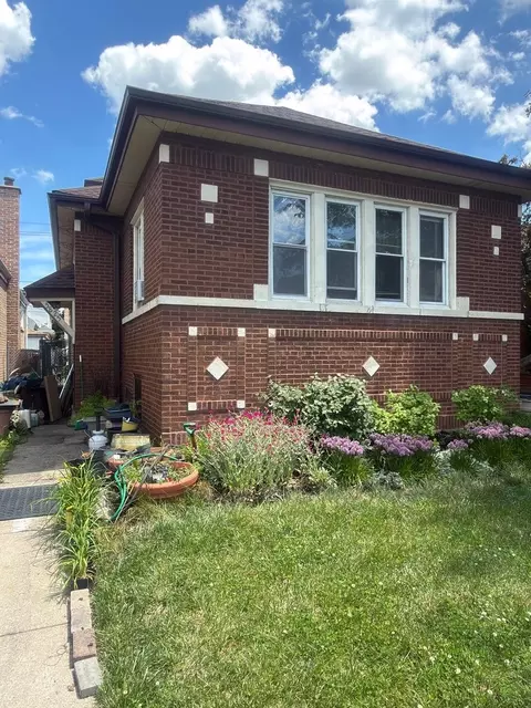 5825 N Kimball Ave, Chicago, IL 60659