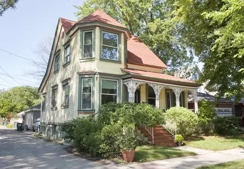 812 Augusta St, Oak Park, IL 60302