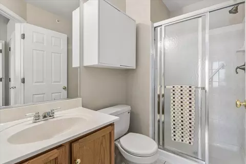 Bath - 1720 Sienna Ct, Wheeling, IL 60090 photo 1 of 3