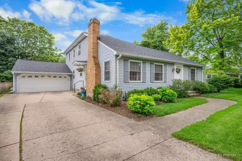 157 S Rosedale Ave, Aurora, IL 60506