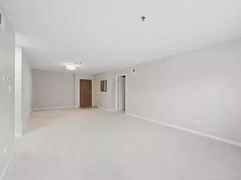 Living - 3265 Kirchoff Rd #217, Rolling Meadows, IL 60008 photo 3 of 4