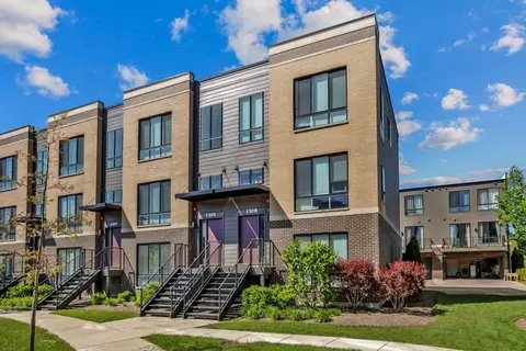 1308 Catalina Ct, Schaumburg, IL 60173