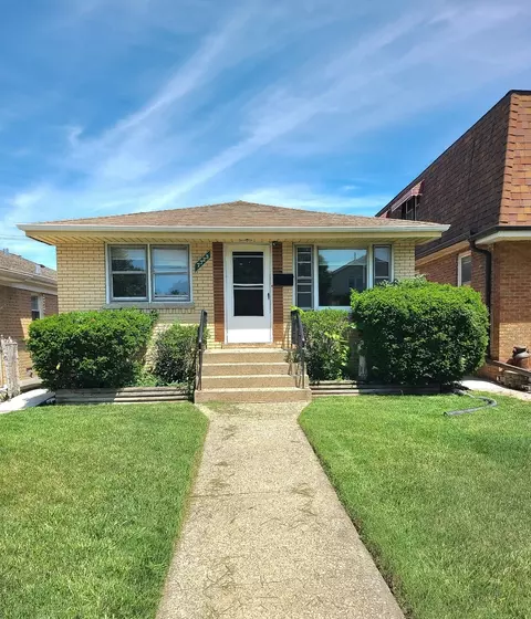 7723 Leclaire Ave, Burbank, IL 60459