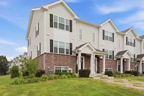 3739 Bissel Dr, Yorkville, IL 60560