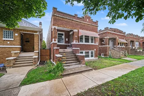 2707 Harvey Ave, Berwyn, IL 60402