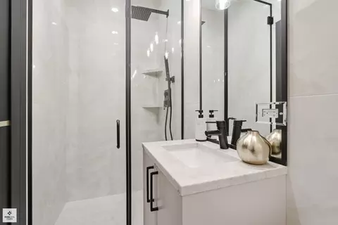 Bath - 424 Forest Edge Dr, Glencoe, IL 60022 photo 10 of 10