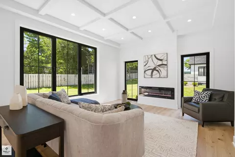 Living - 424 Forest Edge Dr, Glencoe, IL 60022 photo 1 of 4