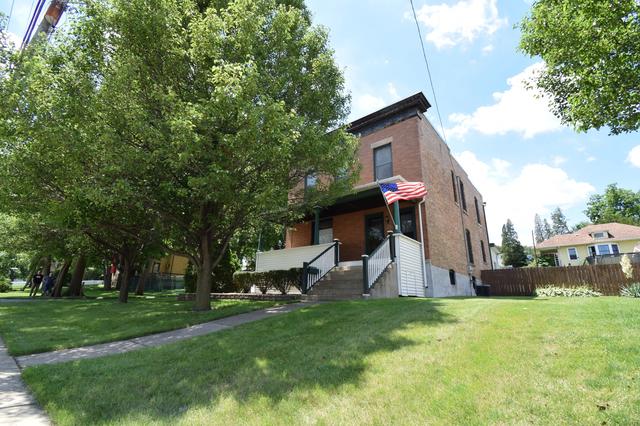 34 S La Fox St, South Elgin, IL 60177