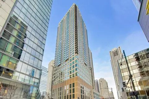 2 Erie St #3005, Chicago, IL 60611