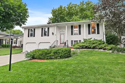 768 Merrimac St, Cary, IL 60013