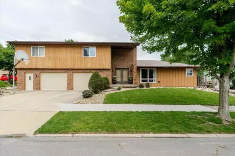 1222 S Mason St, Bloomington, IL 61701