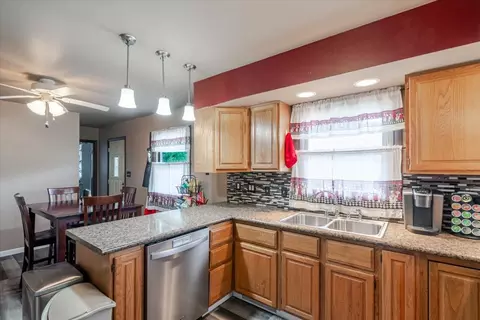 1222 S Mason St, Bloomington, IL 61701 photo 13