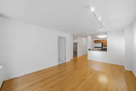 Living - 222 E Pearson St #707, Chicago, IL 60611 photo 3 of 7