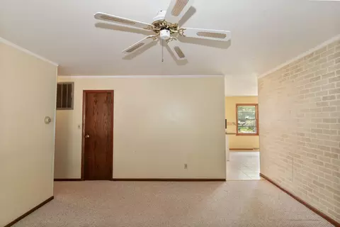 504 Judd St, Dwight, IL 60420 photo 3