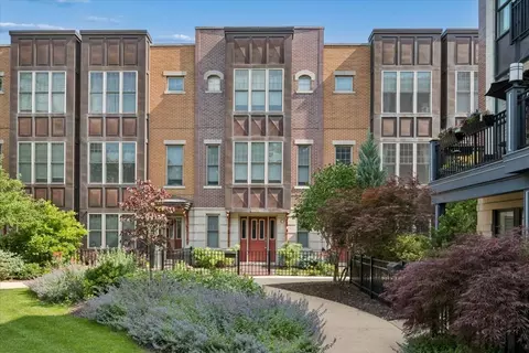 3006 W Newport Ave, Chicago, IL 60618