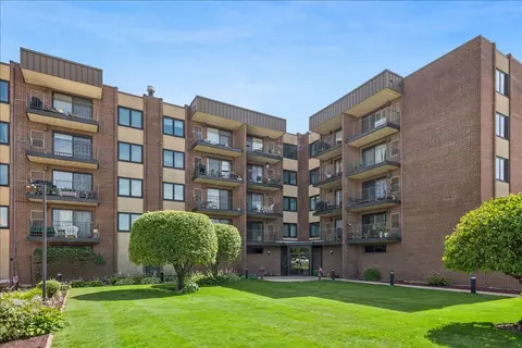 7707 W Irving Park Rd #308, Chicago, IL 60634
