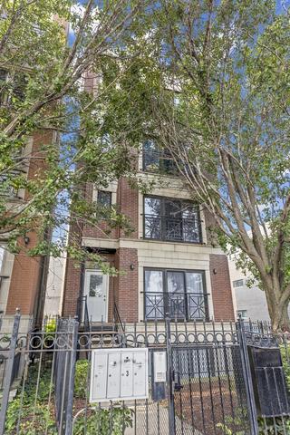 2521 W Congress Pkwy #4, Chicago, IL 60612