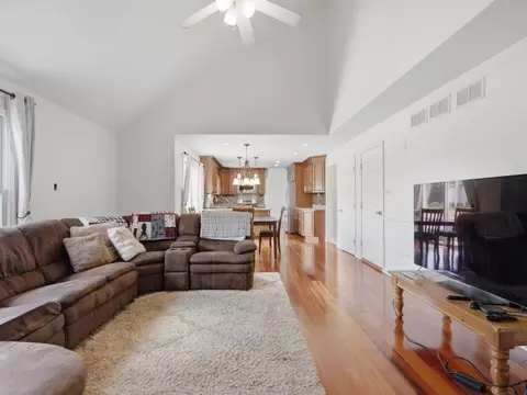 1615 Canterbury Ct, Plainfield, IL 60586 photo 5