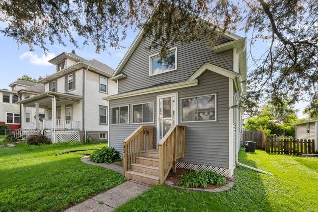 421 39th St, Moline, IL 61265