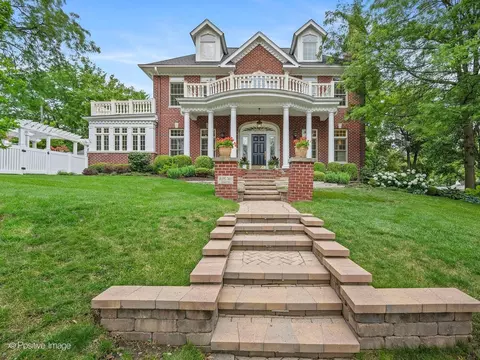 635 W 4th St, Hinsdale, IL 60521