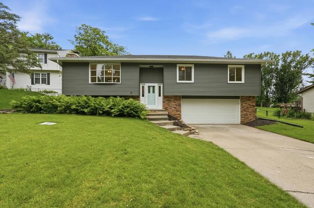 1721 E 42nd Ct, Davenport, IA 52807